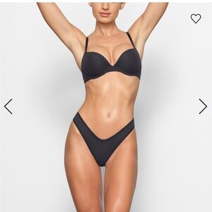 SKIMS Fits Everybody demi push up Bra